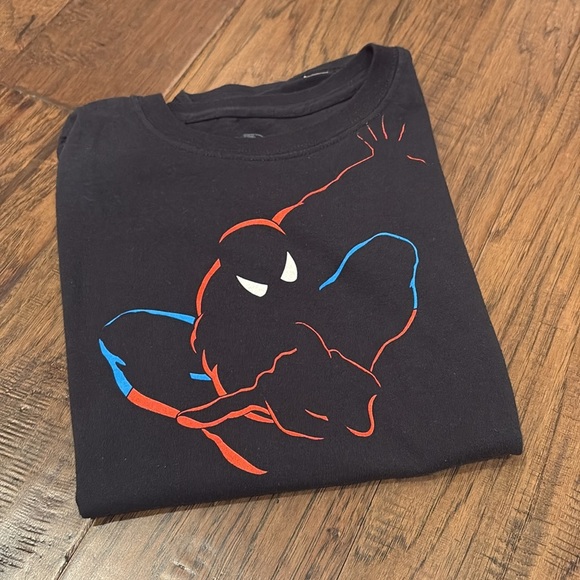Universal Studios Marvel Spiderman tshirt - Picture 4 of 5